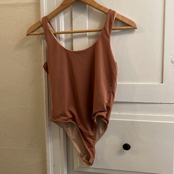 NWT Proclaim Reversible Nude Brown Thong Bodysuit Medium - Picture 2 of 4